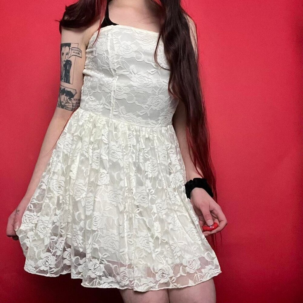 Ardene / Y2K strapless white lace mini dress π€π€βββββ - Picture 5 of 5